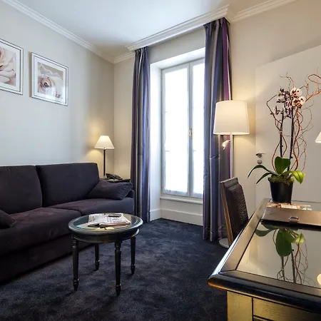 Royal Saint Honore Louvre Parigi