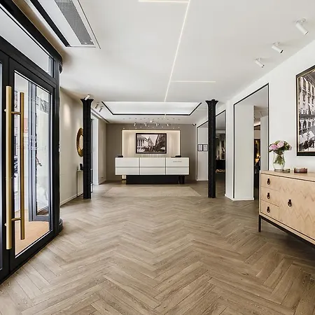 Royal Saint Honore Louvre Parigi