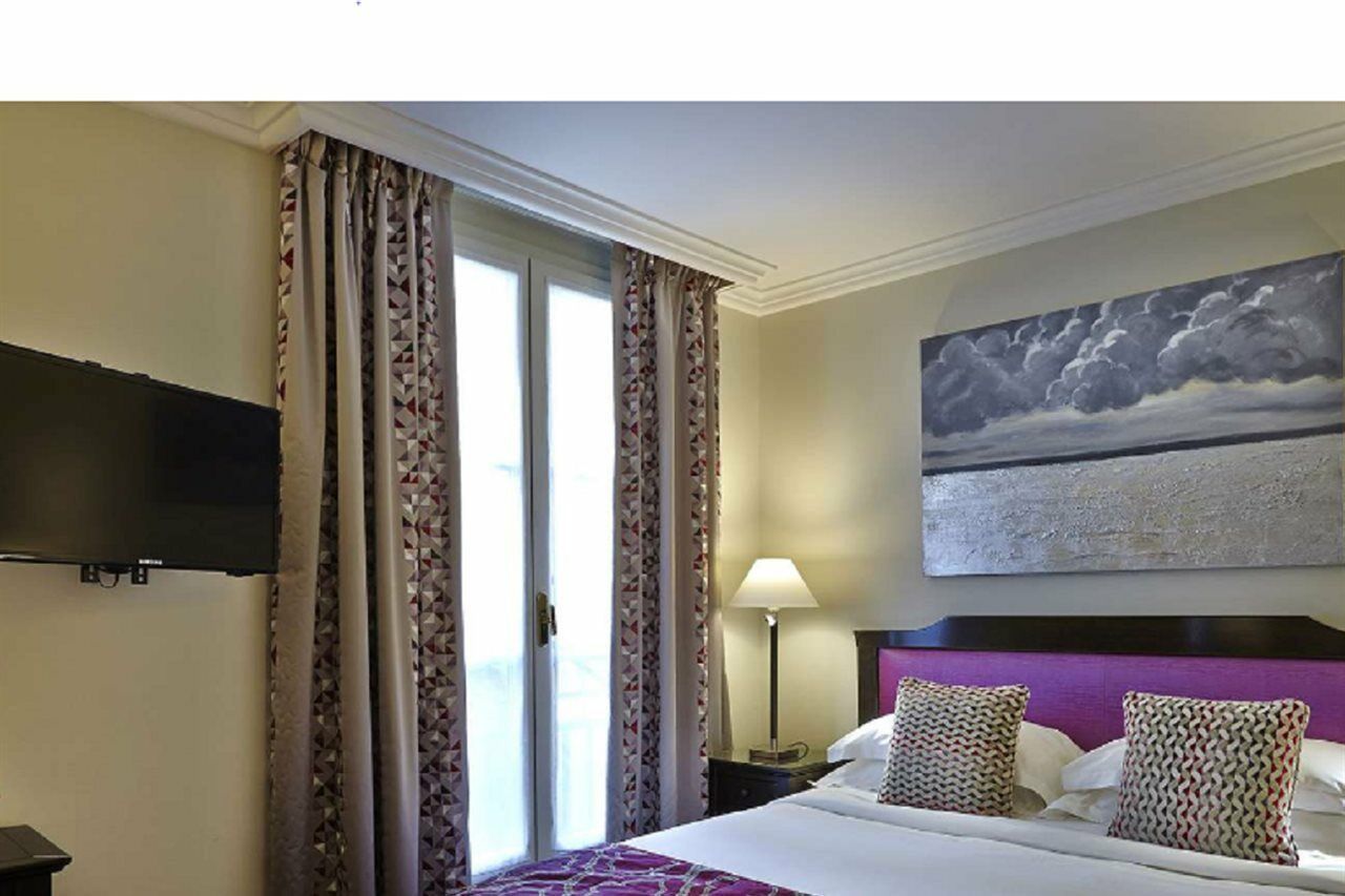 Royal Saint Honore Louvre 4*