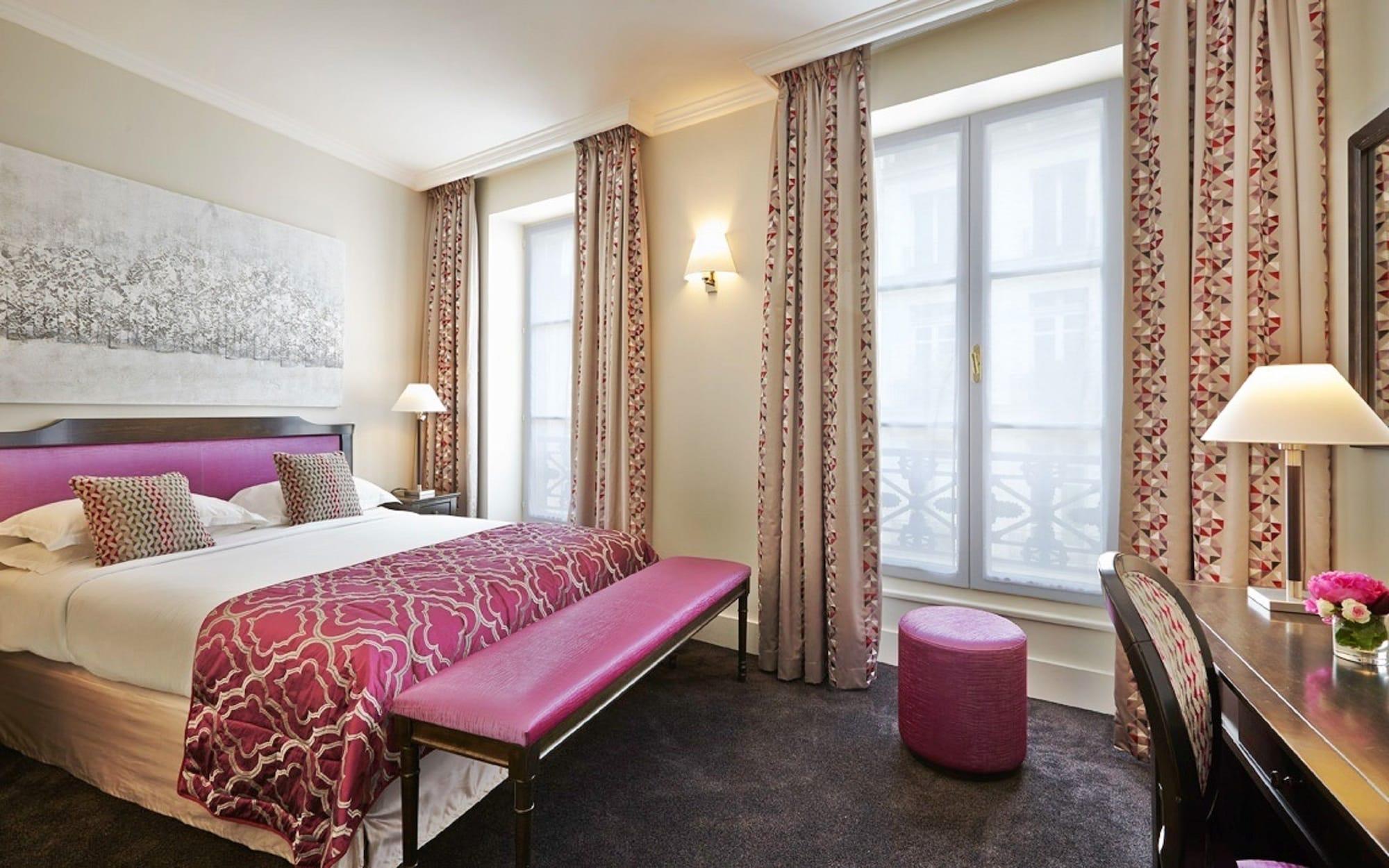 Royal Saint Honore Louvre Parigi