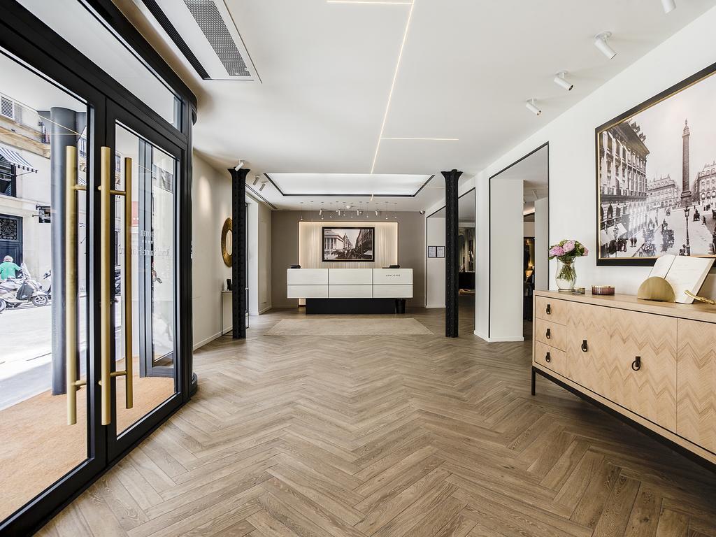 Royal Saint Honore Louvre Parigi